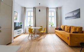 myNEST Apartments POPLIŃSKICH